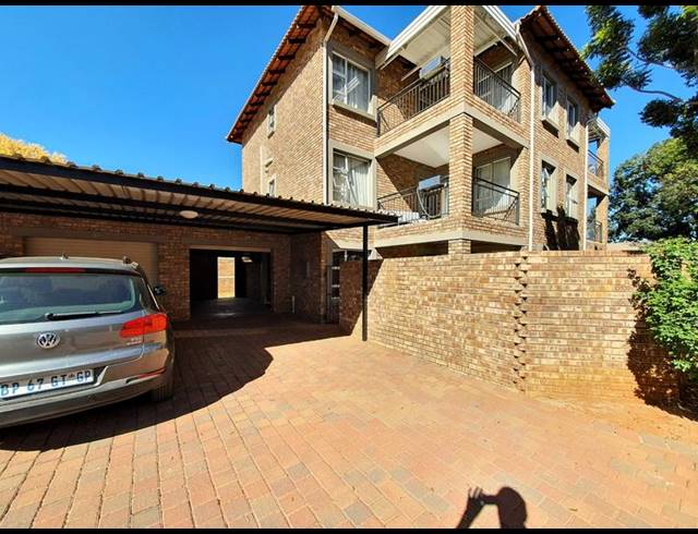 2 BEDROOM TOWNHOUSE FOR SALE IN MONTANA